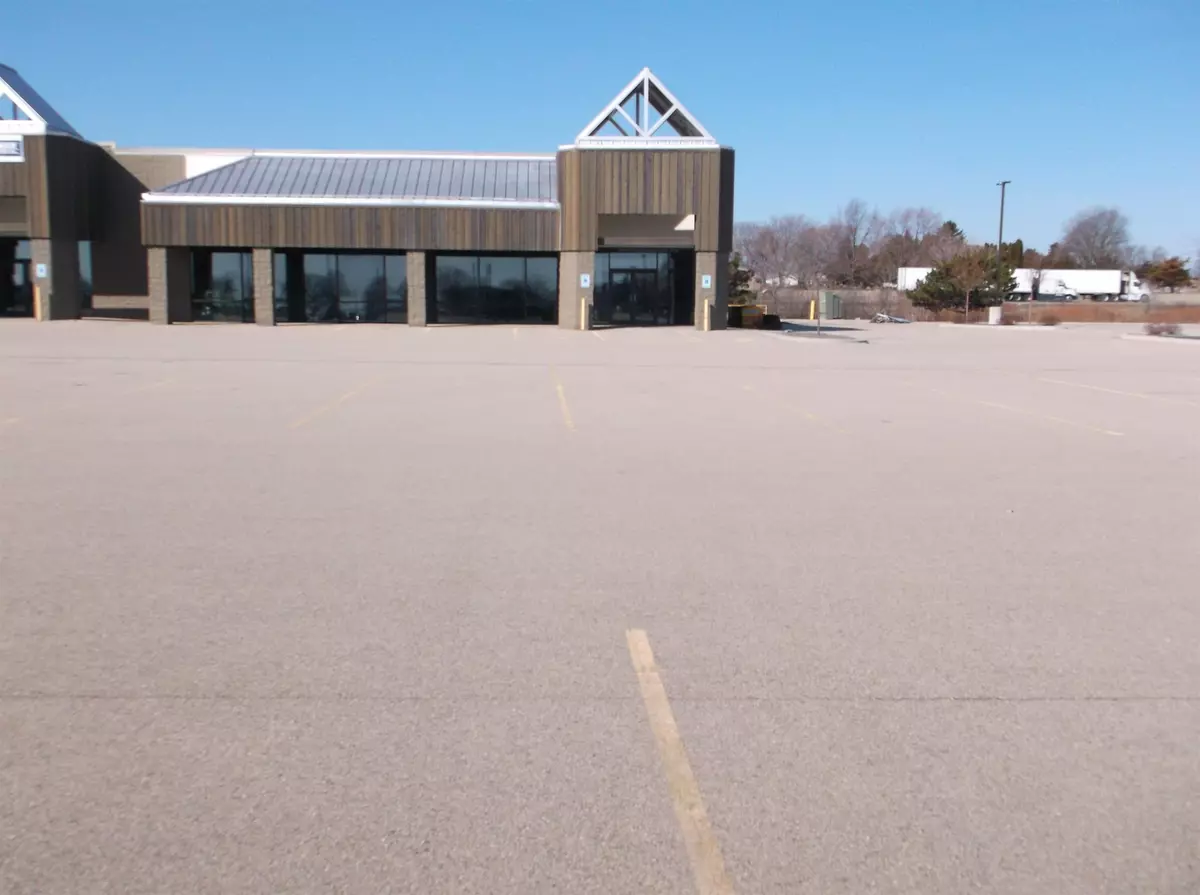 Oshkosh, WI 54902-0000,2035 S KOELLER ST