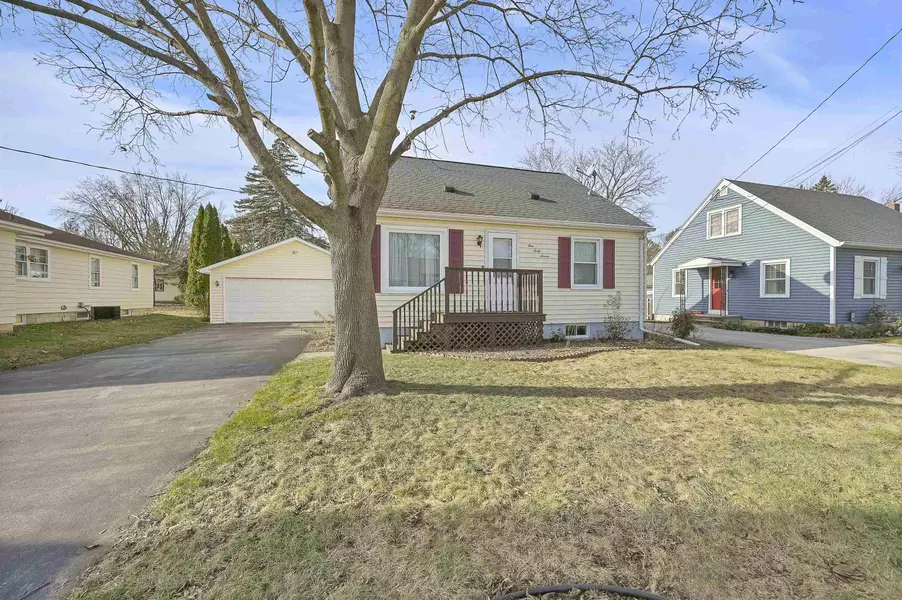 547 GREEN ST, Seymour, WI 54165