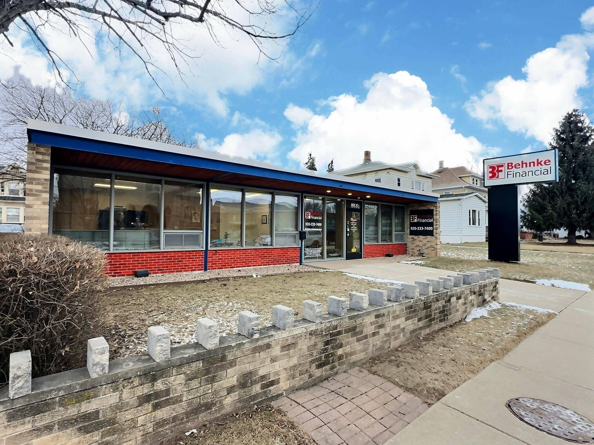 805 N MAIN ST, Oshkosh, WI 54901