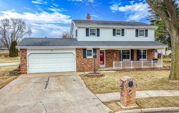 1 CLOVER CT, Little Chute, WI 54140