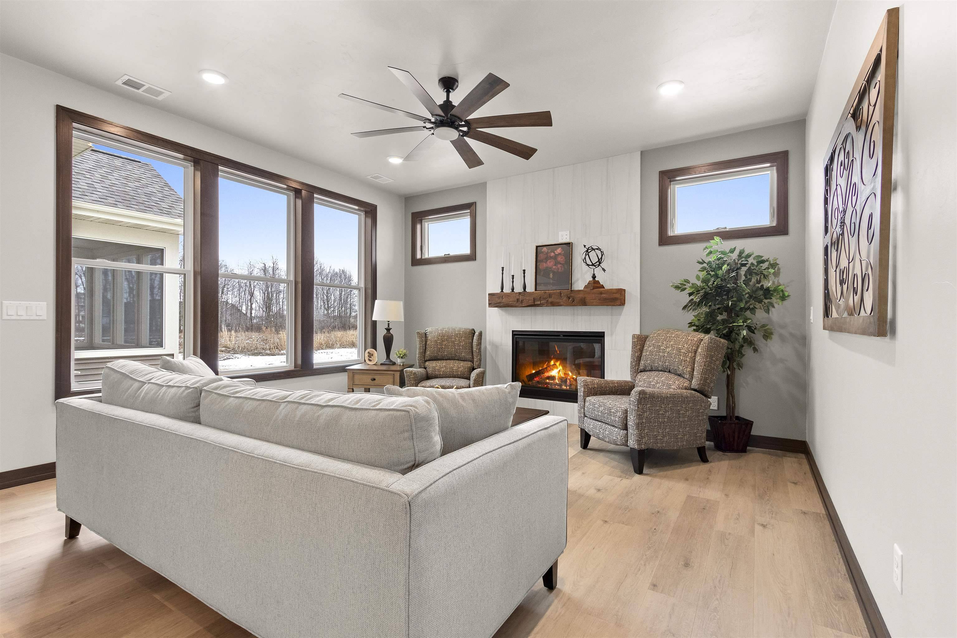Menasha, WI 54952-1823,895 BLACK SWAN DR