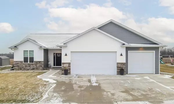 1931 WHITE DOVE LN, Kaukauna, WI 54130