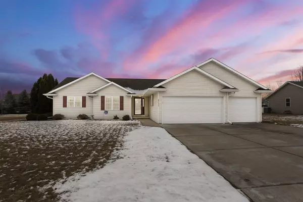 W7025 PULS FARM PL, Greenville, WI 54942