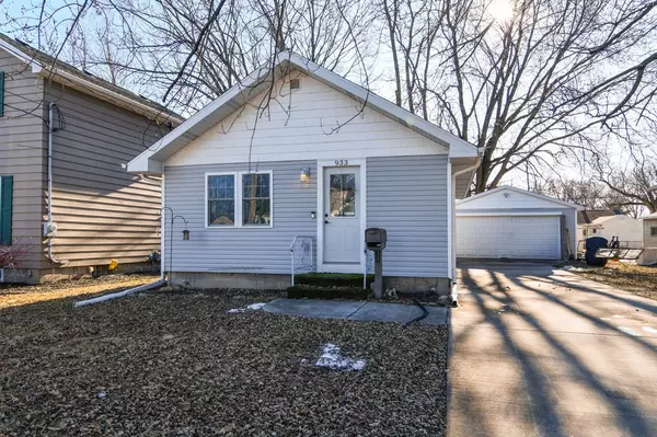 933 W HAWES AVE, Appleton, WI 54914