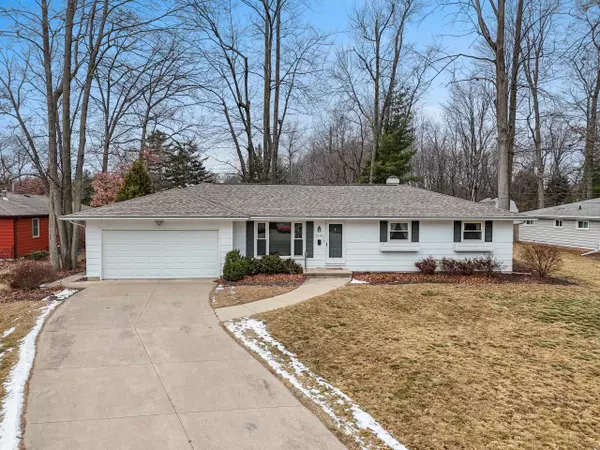 1816 WOOD LN, Green Bay, WI 54304-1739