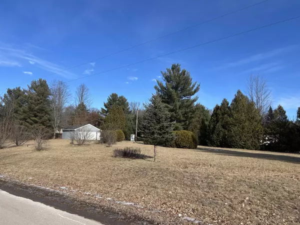 N7096 OAKWOOD DR, Shawano, WI 54166-0000
