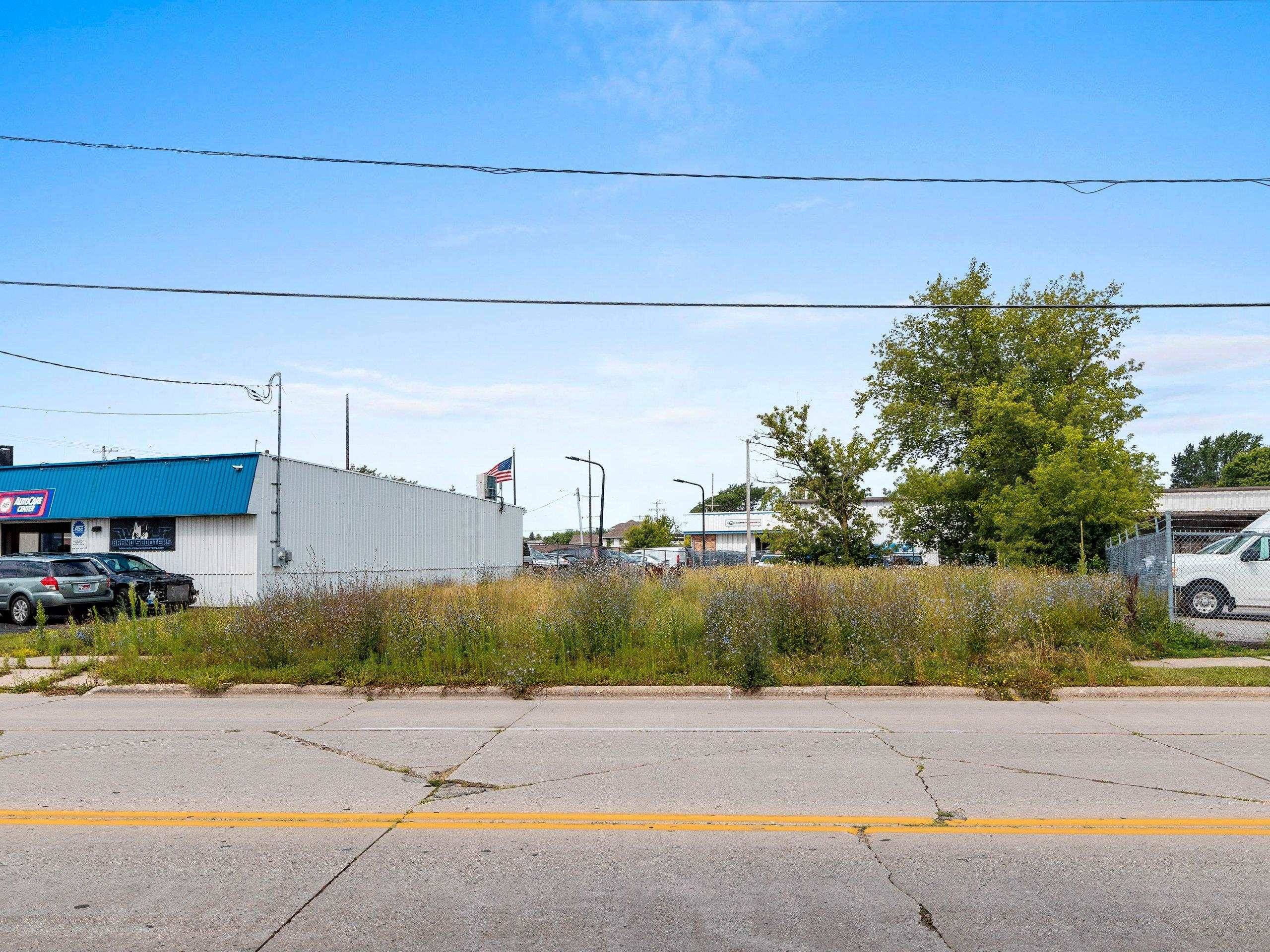 Green Bay, WI 54302,636 LIME KILN RD #7