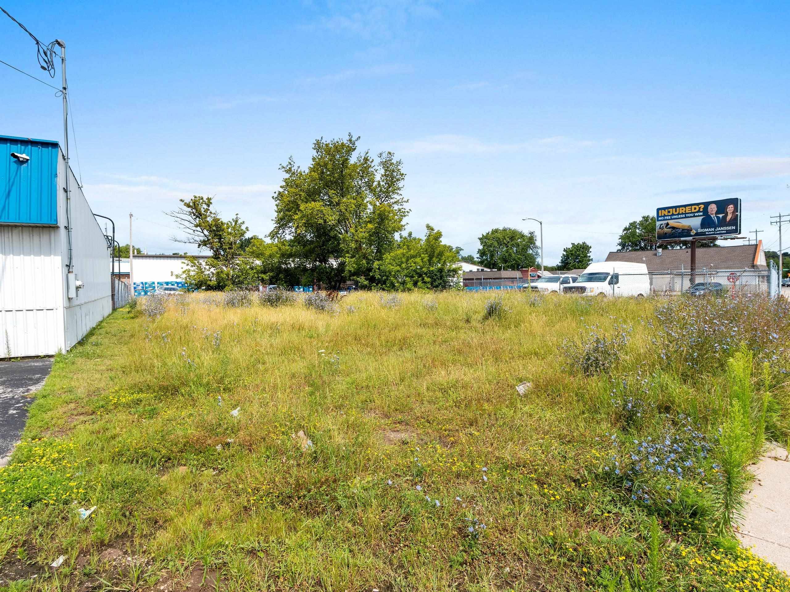 Green Bay, WI 54302,636 LIME KILN RD #7