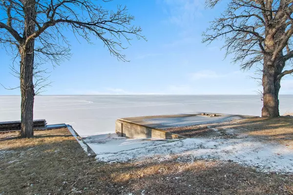 Luxemburg, WI 54217,N9549 BAY SHORE LN