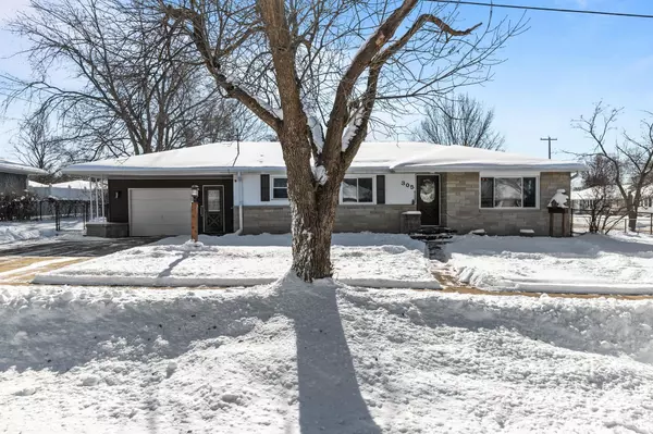 Kaukauna, WI 54130,305 W 13TH ST