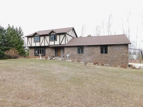 2454 FOREST MEADOWS CT, Green Bay, WI 54313-7873