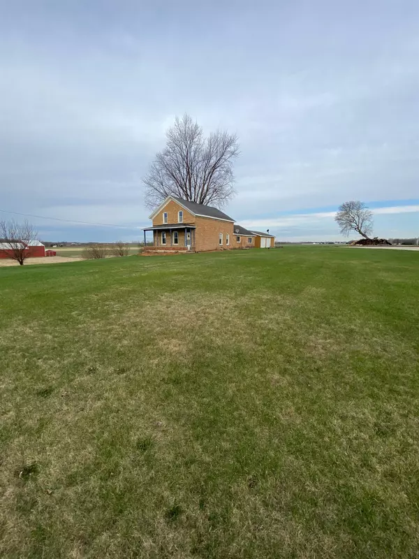 De Pere, WI 54115-9406,2120 MID VALLEY DR