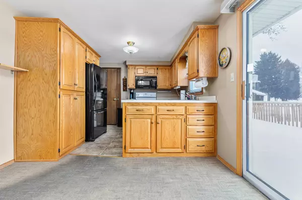 2880 HILLCREST CT Green Bay, WI 54313