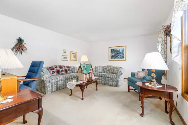 Appleton, WI 54914,16 W CREEK WATER CT