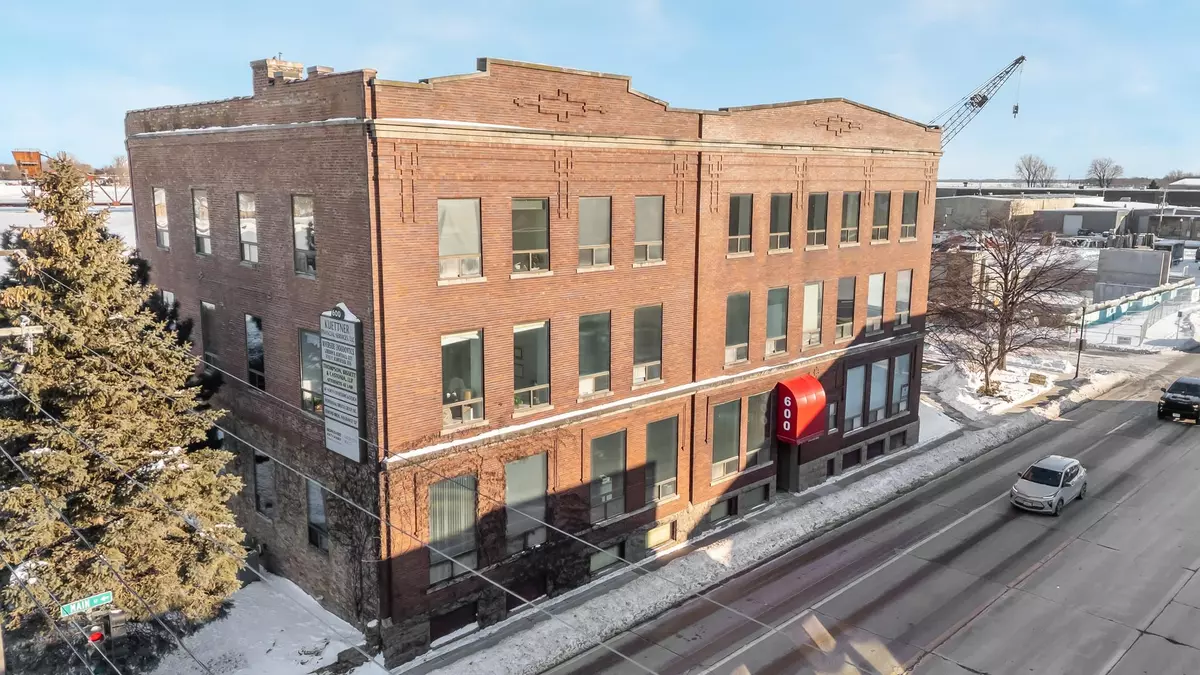 Oshkosh, WI 54902-6074,600 S MAIN ST #105,106,107