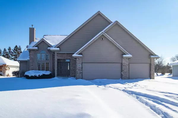 Oshkosh, WI 54904-8463,2705 OAKWOOD CIR