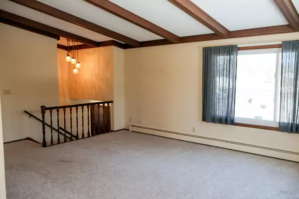 Gresham, WI 54128,917 KNOKE ST