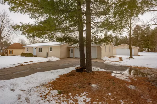 Coloma, WI 54930,207 E WESTFIELD RD