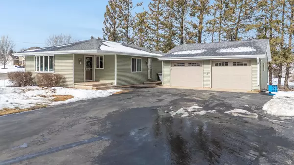 N1576 MIDWAY RD, Hortonville, WI 54944