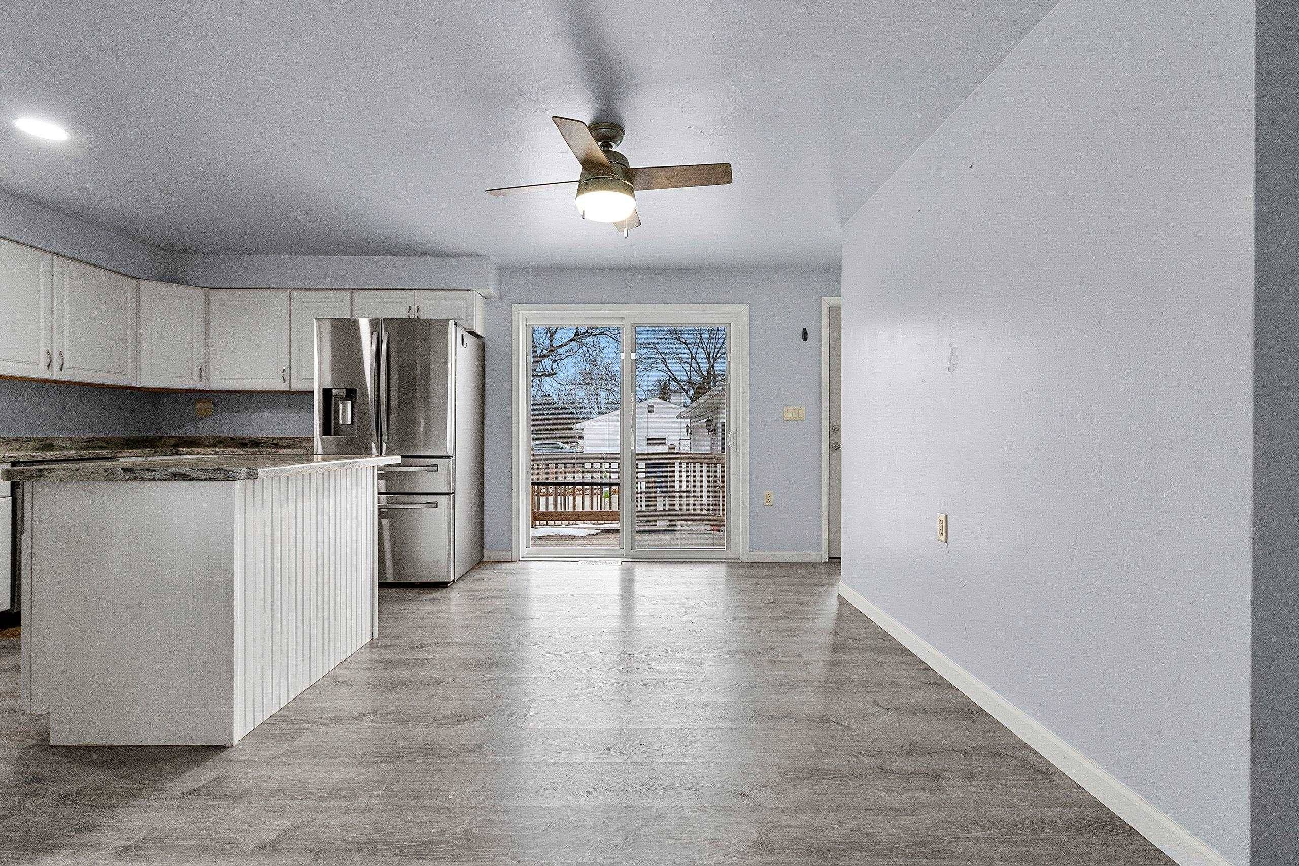 Green Bay, WI 54302,1698 JUNIPER DR
