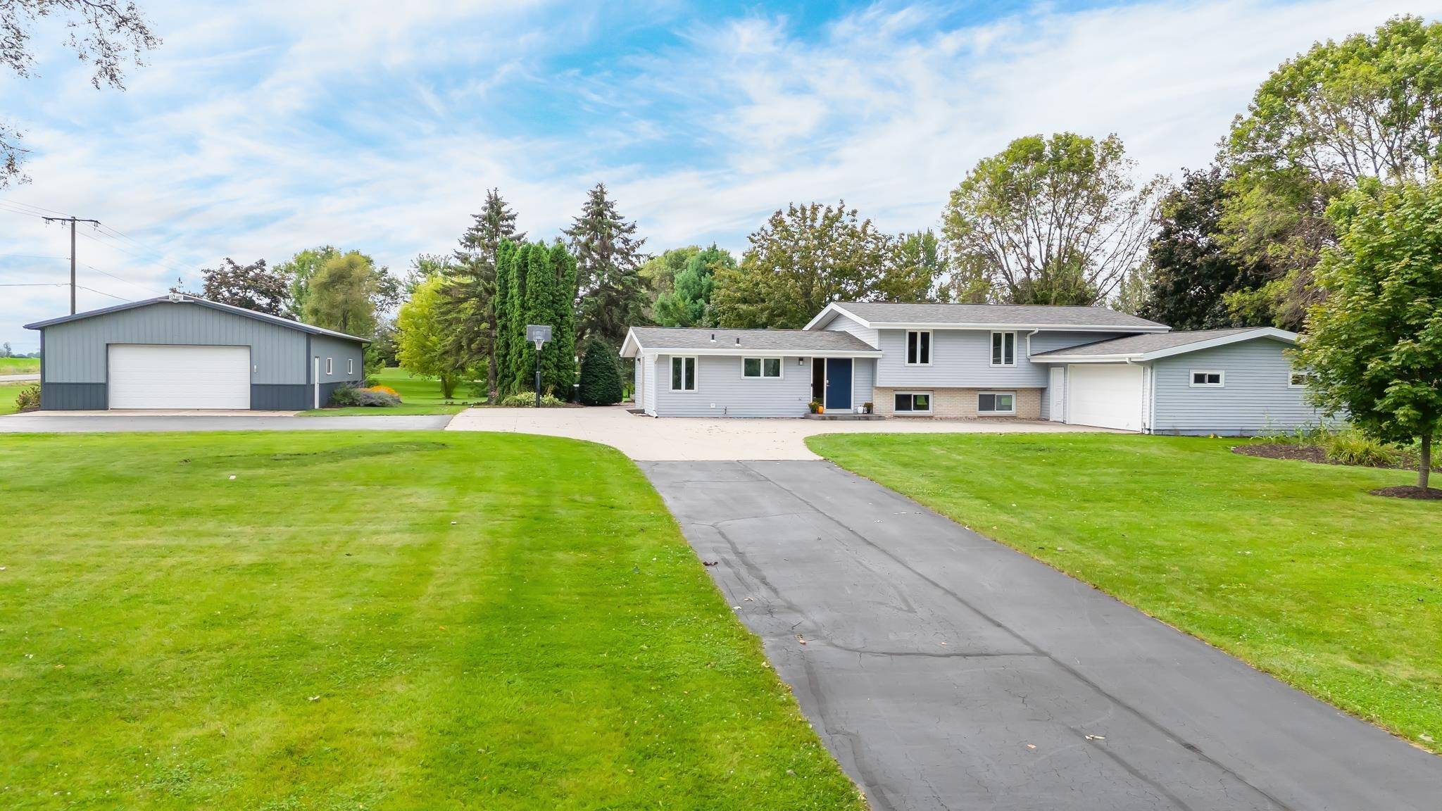 W3309 COUNTY RD S, Freedom, WI 54913-8935