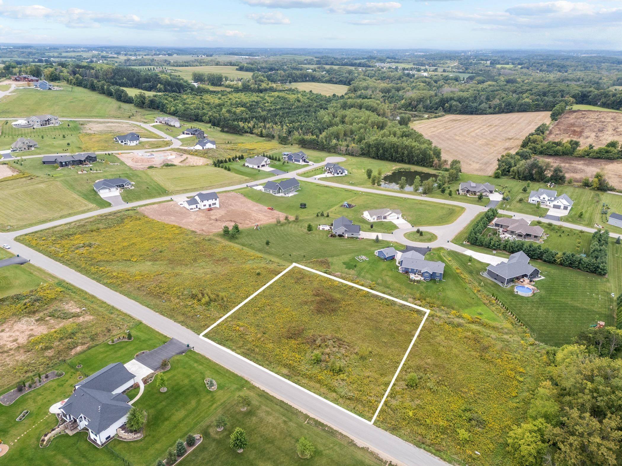 LEDGEVIEW TER #46, Hortonville, WI 54944
