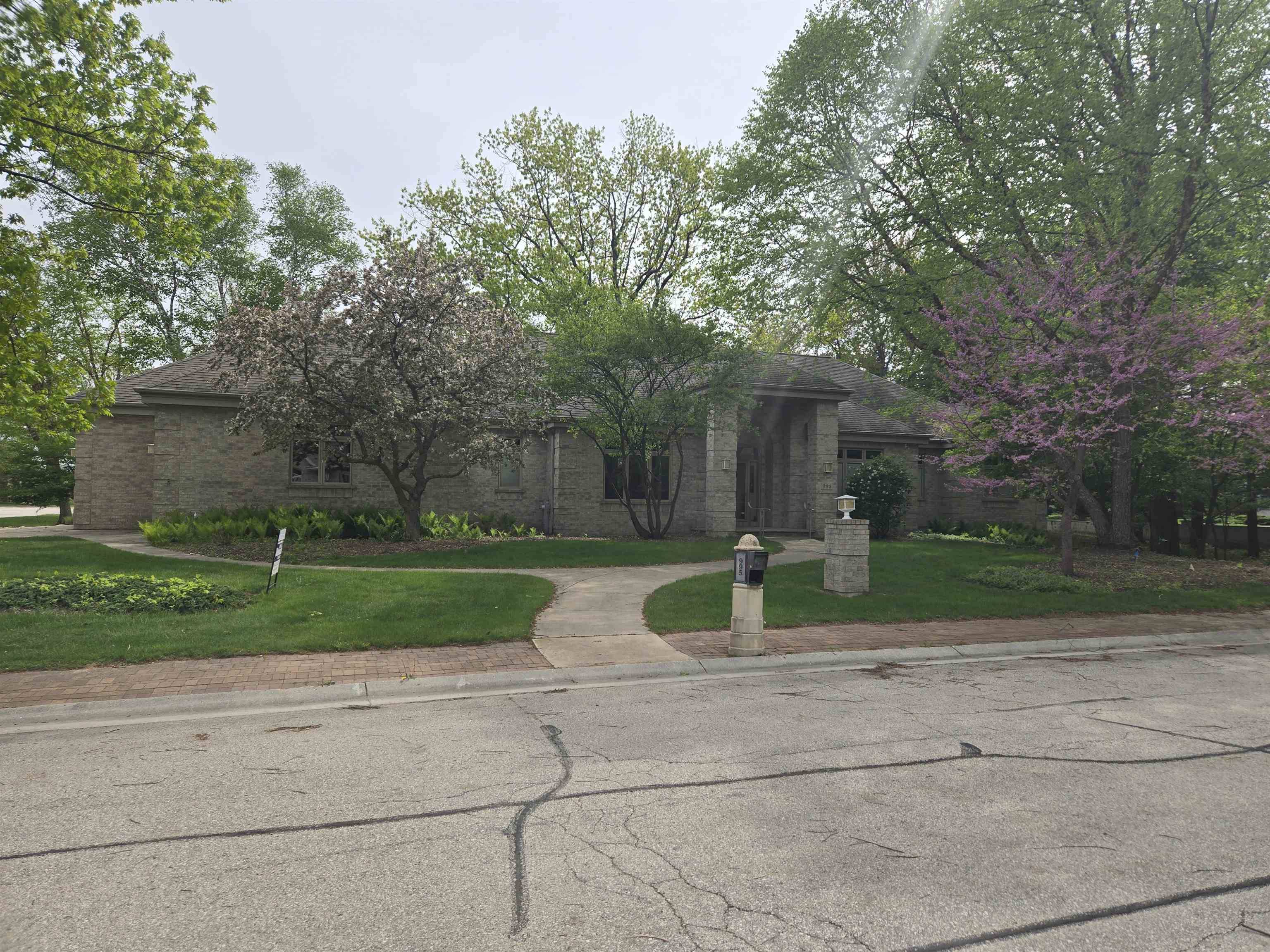 995 HIGHLAND SPRINGS CT, Oneida, WI 54155-8601