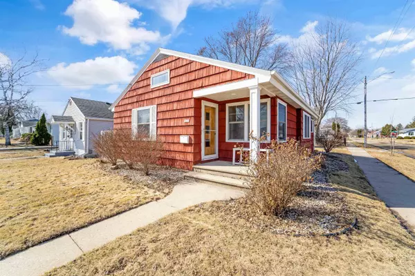 1655 WESTERN ST, Oshkosh, WI 54901