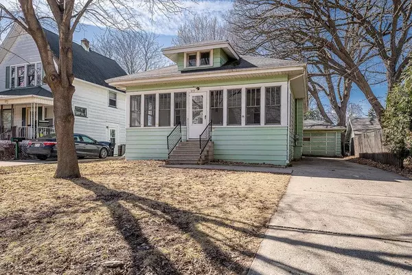 837 MONROE ST, Oshkosh, WI 54901