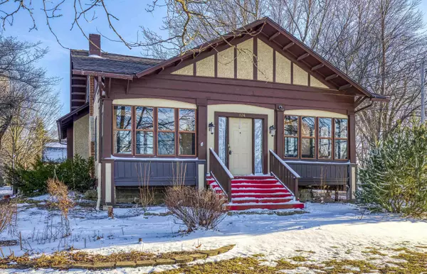 124 E WAUPUN ST, Oakfield, WI 53065