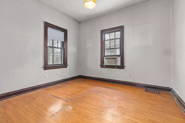 Oshkosh, WI 54901,824 BOWEN ST