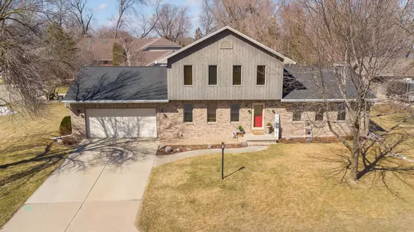 Oshkosh, WI 54902,40 LAKE REST AVE