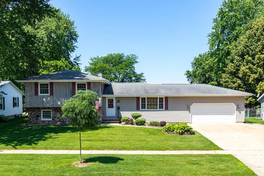 2123 FAIRVIEW ST, Oshkosh, WI 54901