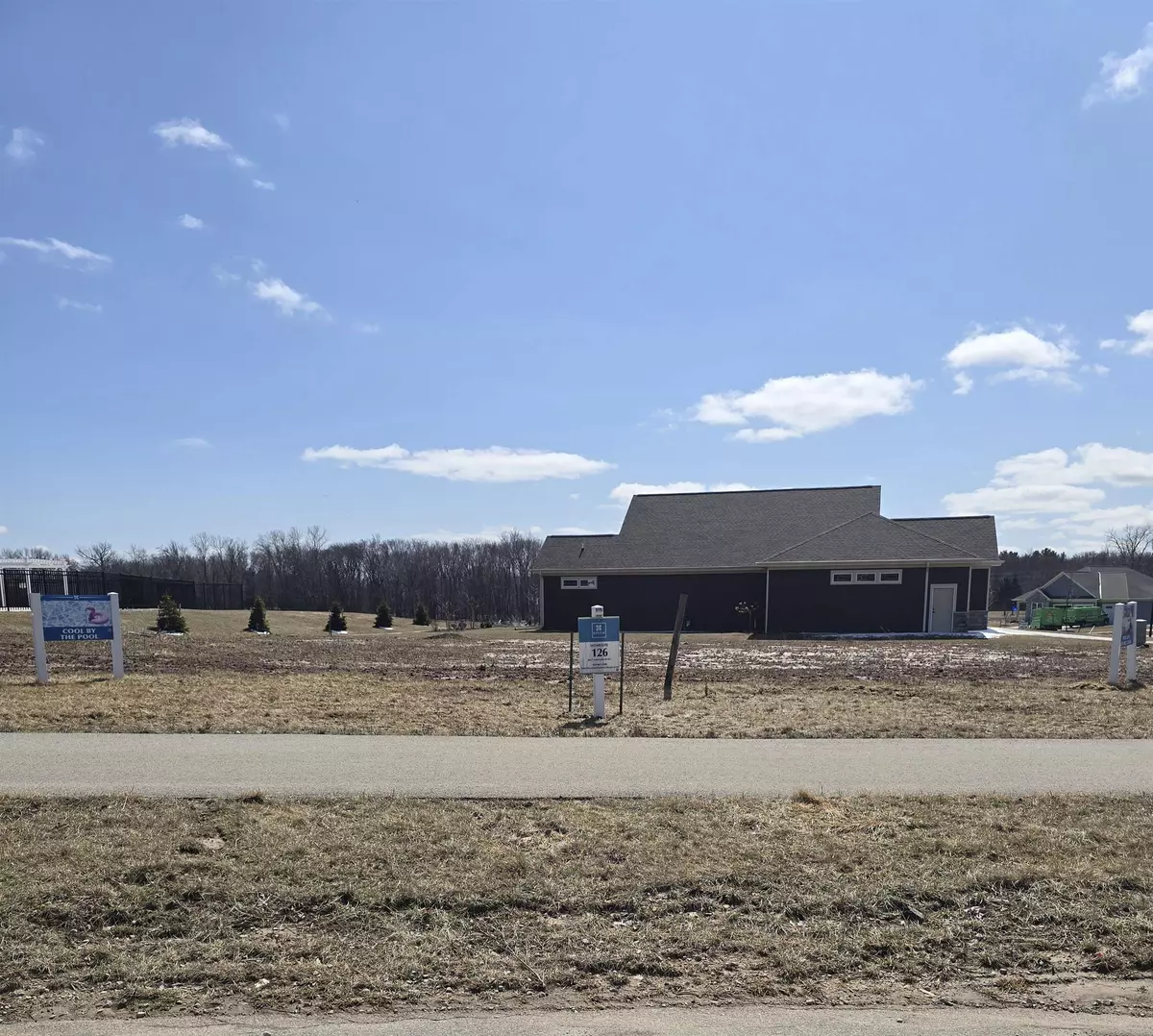 Menasha, WI 54952,2617 CANVASBACK DR #126