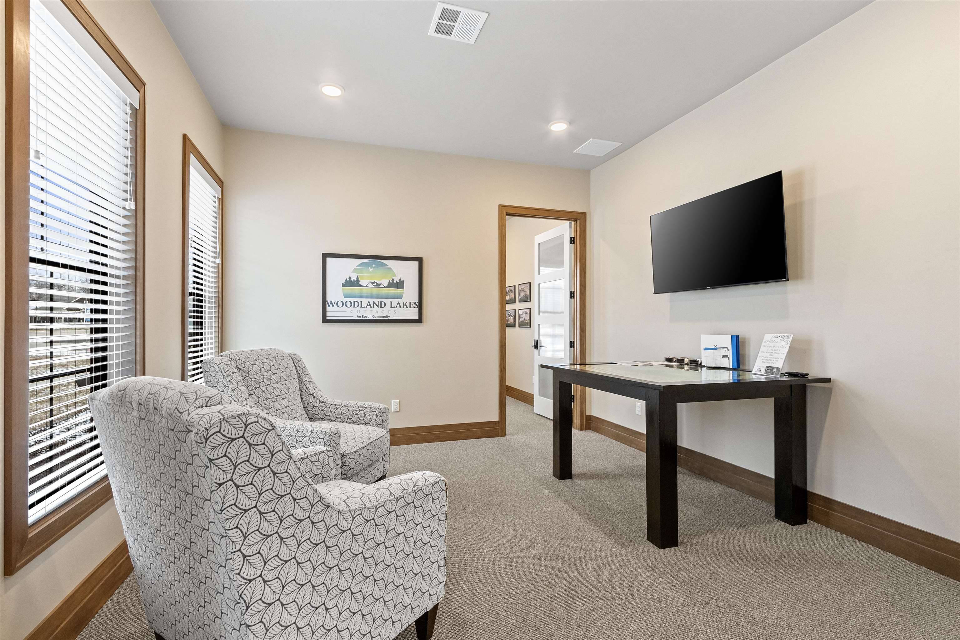 Menasha, WI 54952,890 BLACK SWAN DR #246