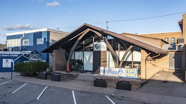 Waupaca, WI 54981,110 W UNION ST