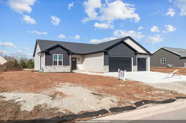 N2135 JENNIFER DR, Greenville, WI 54942