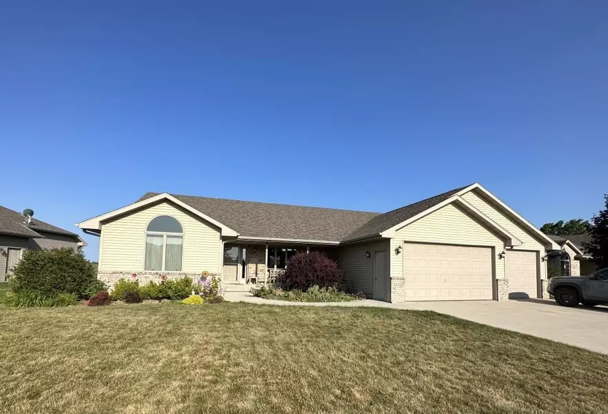 3601 FIELDCREST DR, Kaukauna, WI 54130
