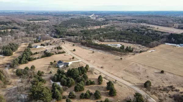 Waupaca, WI 54981,RIVER WOOD DR