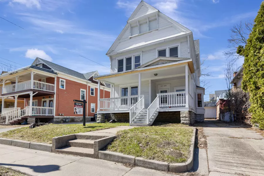 647 JACKSON ST, Oshkosh, WI 54901