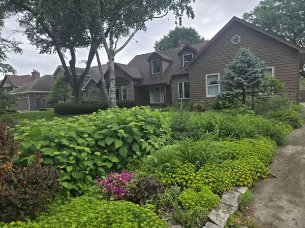 Oshkosh, WI 54901,2015 HICKORY LN
