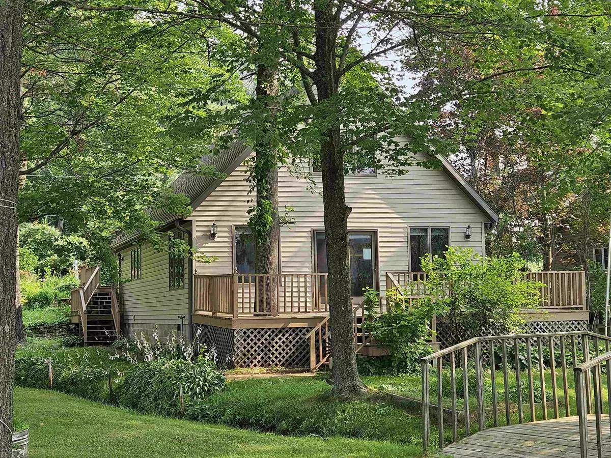 Clintonville, WI 54929-8510,W8547 CLOVERLEAF LAKE RD