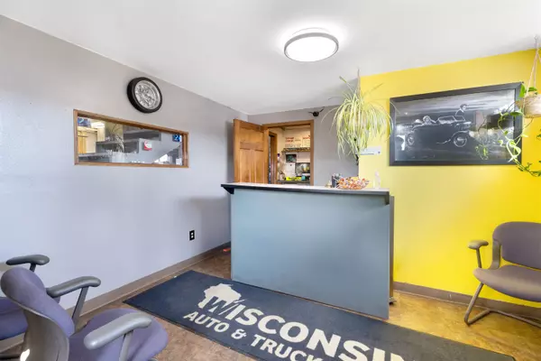 Appleton, WI 54914,3116 W WISCONSIN AVE