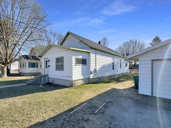 906 MADISON AVE, Marinette, WI 54143