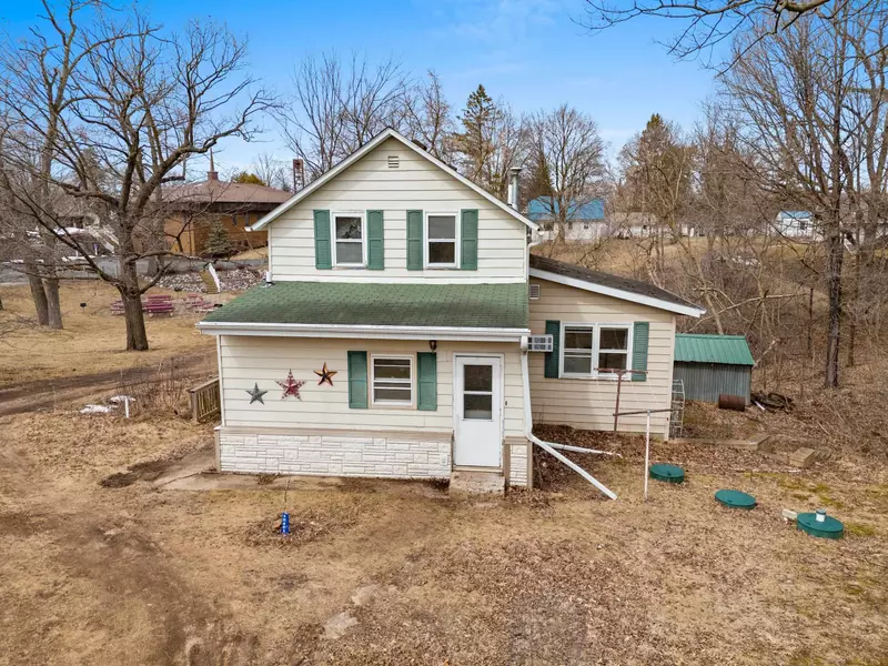 150 S GARDEN AVE, Gillett, WI 54124