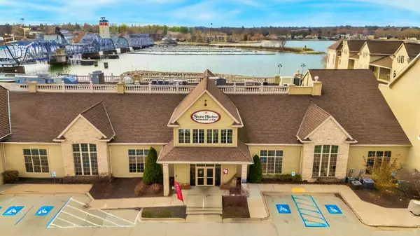 Sturgeon Bay, WI 54235,107 N 1ST AVE #323/325