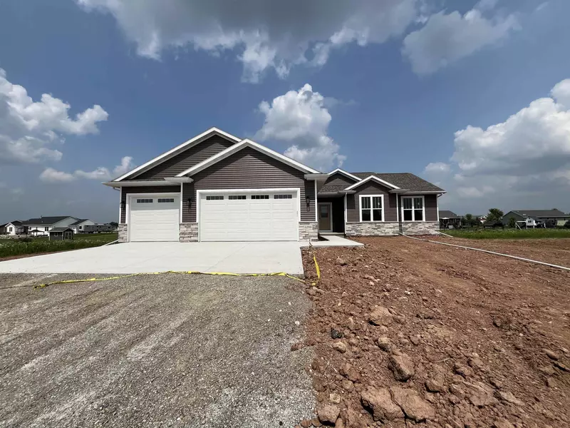 5298 CORNHUSK LN, Omro, WI 54963-2301