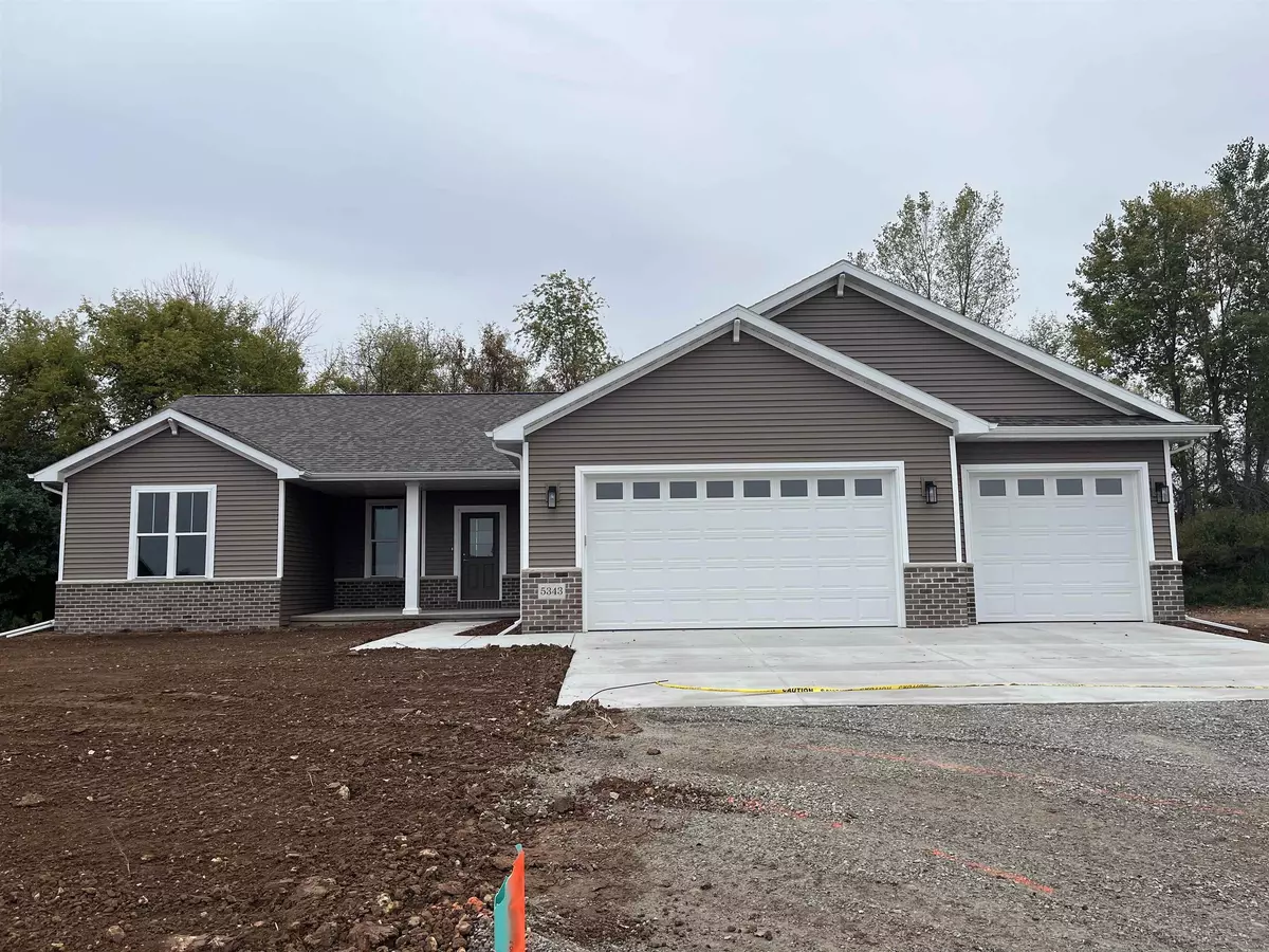 Omro, WI 54963-2301,5343 FENCELINE LN