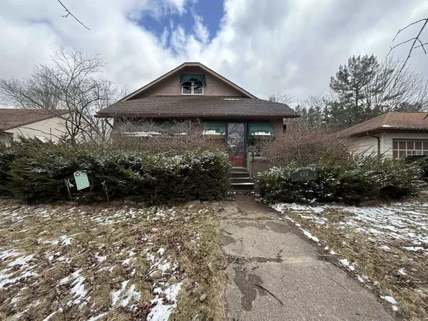 424 JANSSEN AVE, Mayville, WI 53050