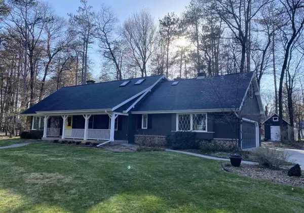 Marinette, WI 54143,716 SUNSET DR